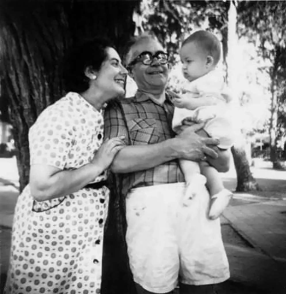 Hector y sus abuelos maternos - 1958