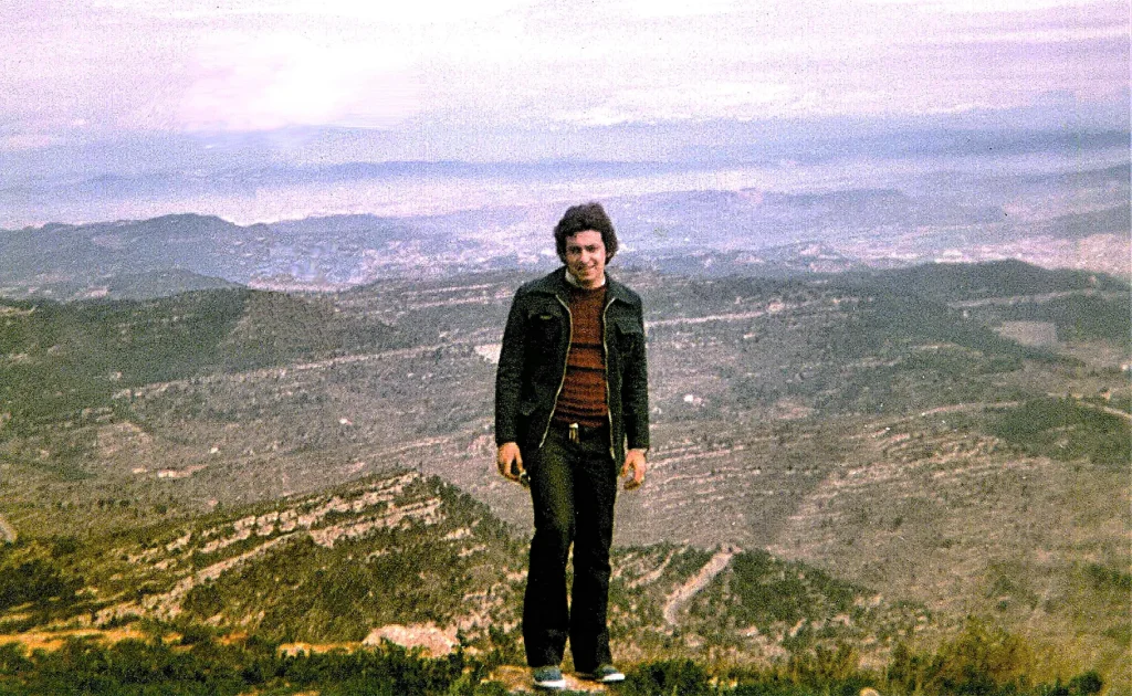 Héctor Rosales en Montserrat, Barcelona, 1979