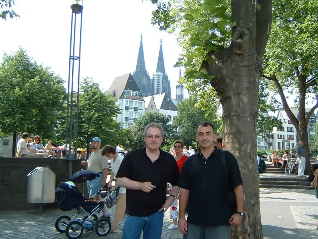 Koln, Héctor Rosales y Quique, 2003